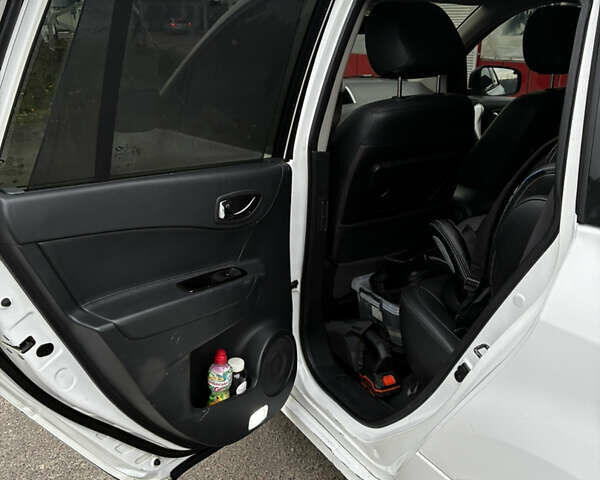 Рено Колеос 2011 в Киеве на Automoto.ua Белый Рено Колеос, объемом двигателя 2 л и пробегом 221 тыс. км за 8200 $, фото 19 на Automoto.ua