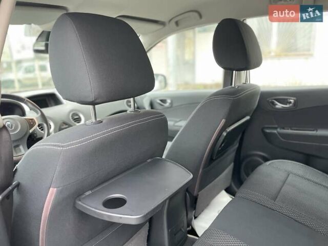 Білий Рено Колеос, об'ємом двигуна 2 л та пробігом 249 тис. км за 10200 $, фото 24 на Automoto.ua