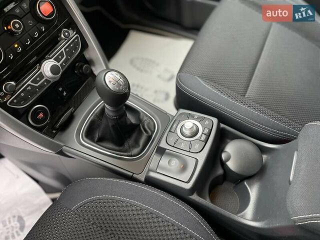 Білий Рено Колеос, об'ємом двигуна 2 л та пробігом 249 тис. км за 10200 $, фото 16 на Automoto.ua