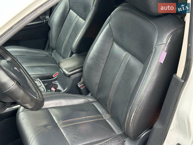 Белый Рено Колеос, объемом двигателя 2 л и пробегом 260 тыс. км за 10290 $, фото 11 на Automoto.ua