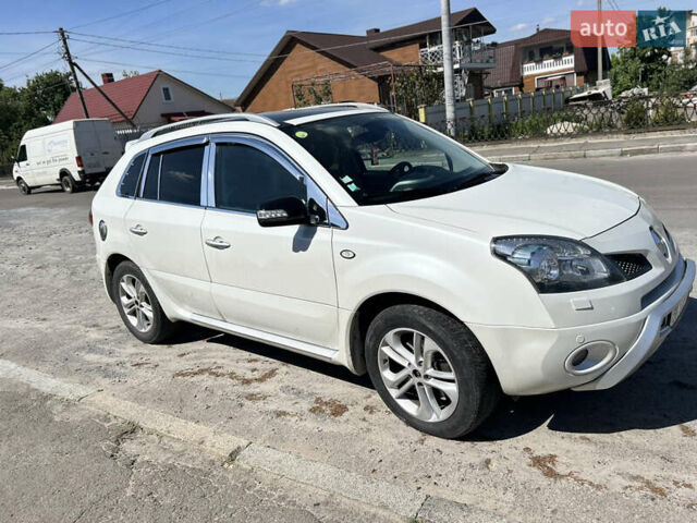Белый Рено Колеос, объемом двигателя 2 л и пробегом 230 тыс. км за 10250 $, фото 5 на Automoto.ua