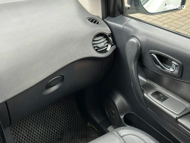 Белый Рено Колеос, объемом двигателя 2 л и пробегом 260 тыс. км за 10290 $, фото 18 на Automoto.ua