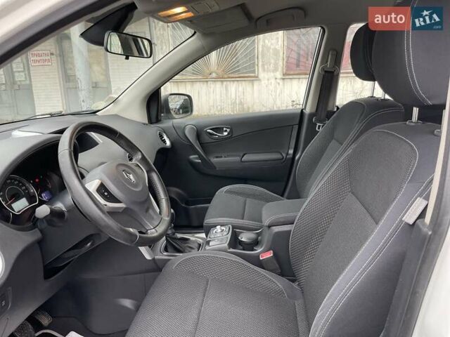 Білий Рено Колеос, об'ємом двигуна 2 л та пробігом 249 тис. км за 10200 $, фото 22 на Automoto.ua
