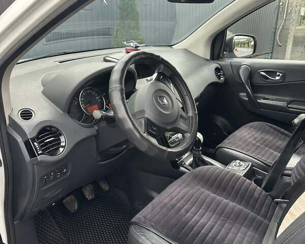 Білий Рено Колеос, об'ємом двигуна 2 л та пробігом 250 тис. км за 9800 $, фото 8 на Automoto.ua