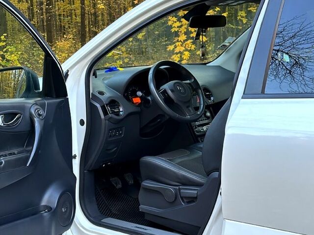 Рено Колеос 2011 в Ильинцах на Automoto.ua Белый Рено Колеос, объемом двигателя 2 л и пробегом 231 тыс. км за 10600 $, фото 4 на Automoto.ua