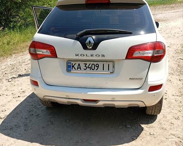 Белый Рено Колеос, объемом двигателя 2 л и пробегом 267 тыс. км за 9200 $, фото 2 на Automoto.ua