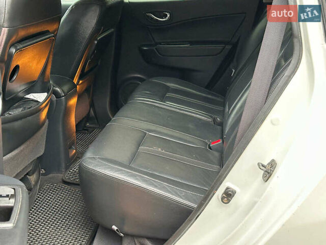 Белый Рено Колеос, объемом двигателя 2 л и пробегом 260 тыс. км за 10290 $, фото 13 на Automoto.ua