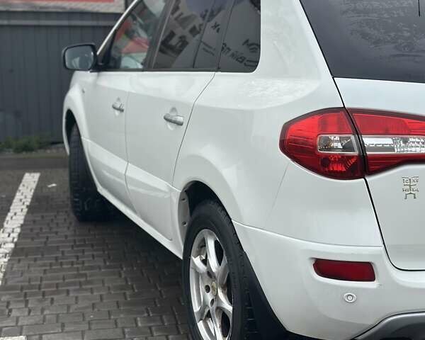 Білий Рено Колеос, об'ємом двигуна 2 л та пробігом 250 тис. км за 9800 $, фото 1 на Automoto.ua