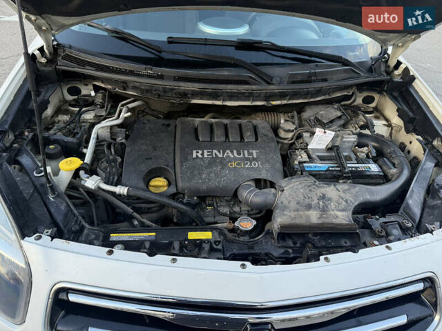Белый Рено Колеос, объемом двигателя 2 л и пробегом 260 тыс. км за 9900 $, фото 19 на Automoto.ua