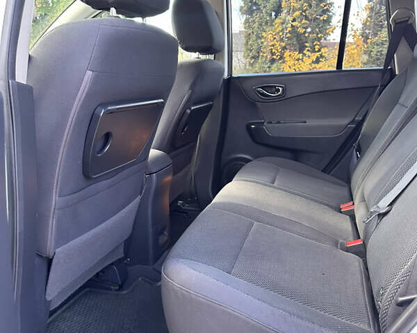 Белый Рено Колеос, объемом двигателя 2 л и пробегом 167 тыс. км за 9700 $, фото 24 на Automoto.ua