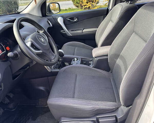 Белый Рено Колеос, объемом двигателя 2 л и пробегом 167 тыс. км за 9700 $, фото 13 на Automoto.ua