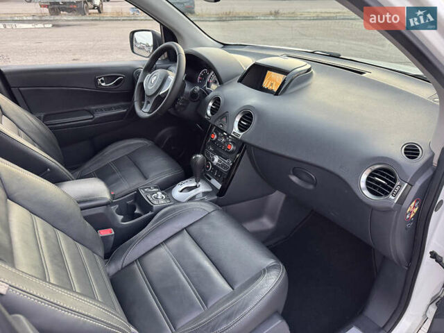 Белый Рено Колеос, объемом двигателя 2 л и пробегом 226 тыс. км за 12500 $, фото 61 на Automoto.ua