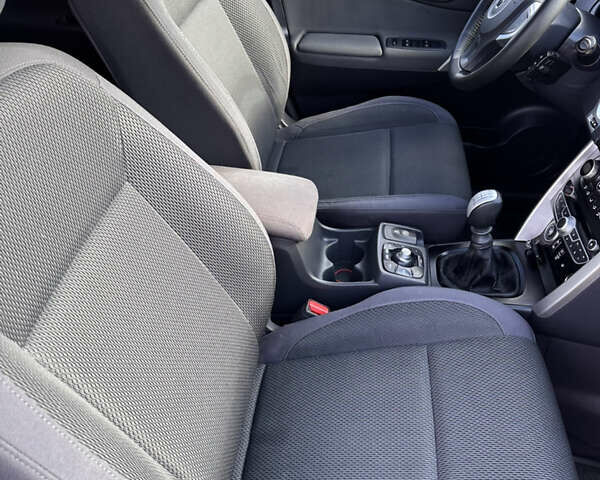 Белый Рено Колеос, объемом двигателя 2 л и пробегом 167 тыс. км за 9700 $, фото 31 на Automoto.ua