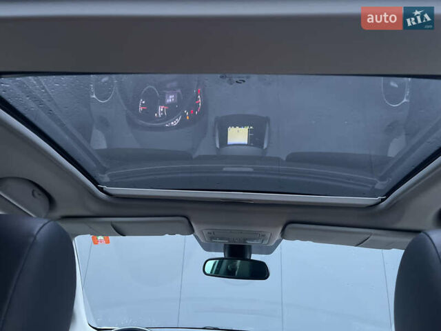 Белый Рено Колеос, объемом двигателя 2 л и пробегом 131 тыс. км за 13800 $, фото 46 на Automoto.ua