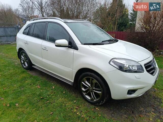 Белый Рено Колеос, объемом двигателя 2 л и пробегом 250 тыс. км за 10200 $, фото 6 на Automoto.ua