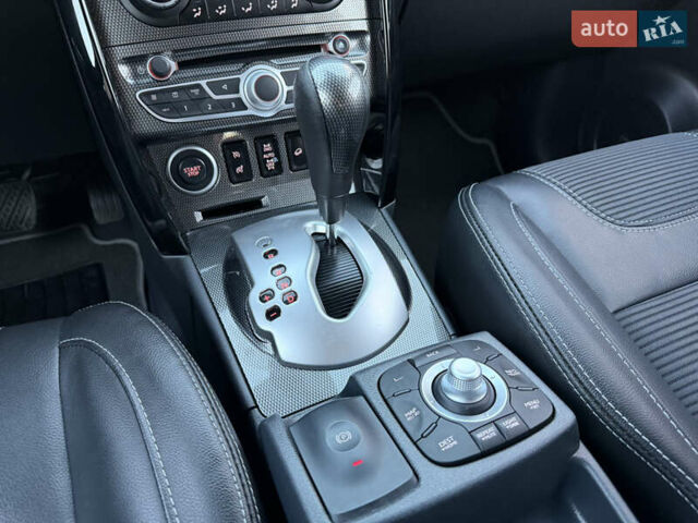 Білий Рено Колеос, об'ємом двигуна 2 л та пробігом 180 тис. км за 12300 $, фото 67 на Automoto.ua