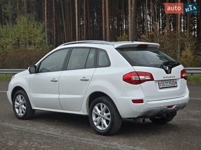 Белый Рено Колеос, объемом двигателя 2 л и пробегом 218 тыс. км за 10999 $, фото 2 на Automoto.ua