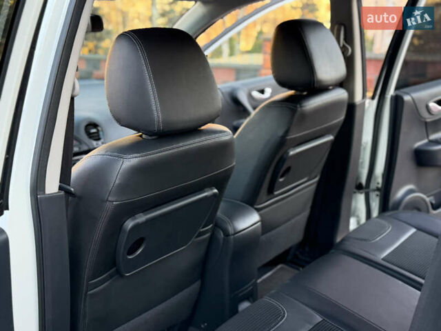 Білий Рено Колеос, об'ємом двигуна 2 л та пробігом 180 тис. км за 12300 $, фото 35 на Automoto.ua