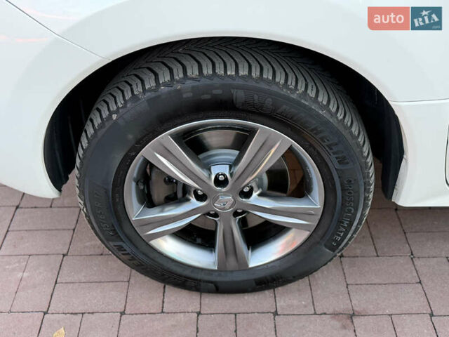 Білий Рено Колеос, об'ємом двигуна 2 л та пробігом 180 тис. км за 12300 $, фото 12 на Automoto.ua