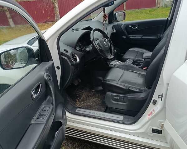 Белый Рено Колеос, объемом двигателя 2 л и пробегом 250 тыс. км за 10200 $, фото 8 на Automoto.ua