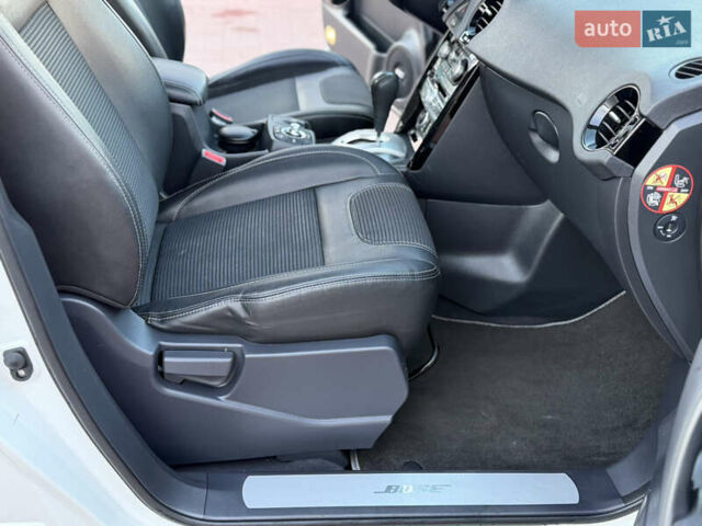 Білий Рено Колеос, об'ємом двигуна 2 л та пробігом 180 тис. км за 12300 $, фото 26 на Automoto.ua