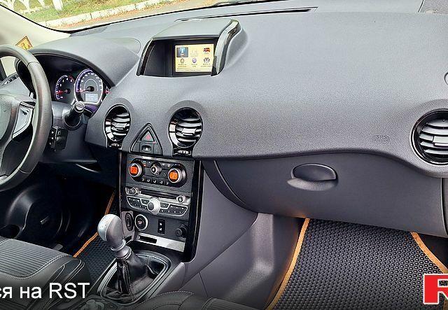 Белый Рено Колеос, объемом двигателя 2 л и пробегом 248 тыс. км за 12900 $, фото 7 на Automoto.ua