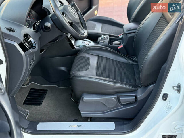 Білий Рено Колеос, об'ємом двигуна 2 л та пробігом 180 тис. км за 12300 $, фото 22 на Automoto.ua