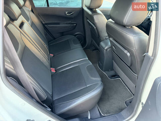 Білий Рено Колеос, об'ємом двигуна 2 л та пробігом 180 тис. км за 12300 $, фото 62 на Automoto.ua