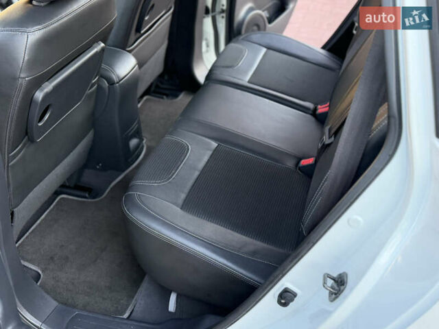 Білий Рено Колеос, об'ємом двигуна 2 л та пробігом 180 тис. км за 12300 $, фото 36 на Automoto.ua