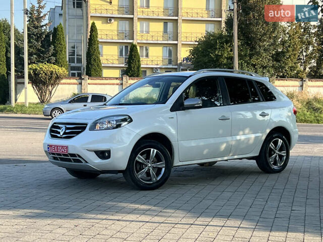 Білий Рено Колеос, об'ємом двигуна 2 л та пробігом 248 тис. км за 11900 $, фото 1 на Automoto.ua