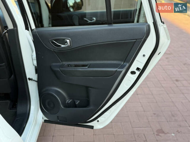 Білий Рено Колеос, об'ємом двигуна 2 л та пробігом 180 тис. км за 12300 $, фото 29 на Automoto.ua