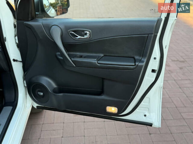 Білий Рено Колеос, об'ємом двигуна 2 л та пробігом 180 тис. км за 12300 $, фото 23 на Automoto.ua