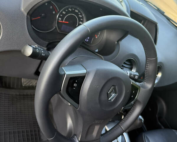 Білий Рено Колеос, об'ємом двигуна 2 л та пробігом 246 тис. км за 11499 $, фото 28 на Automoto.ua