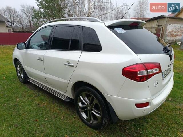 Белый Рено Колеос, объемом двигателя 2 л и пробегом 250 тыс. км за 10200 $, фото 3 на Automoto.ua
