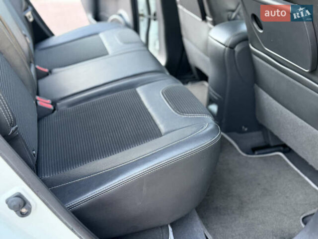 Білий Рено Колеос, об'ємом двигуна 2 л та пробігом 180 тис. км за 12300 $, фото 32 на Automoto.ua