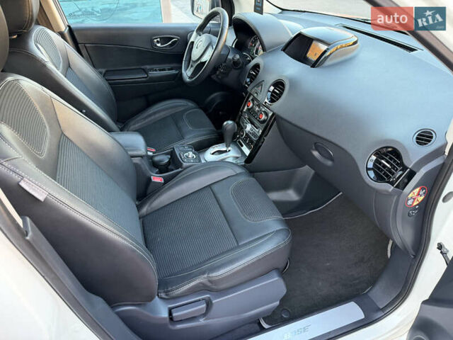 Білий Рено Колеос, об'ємом двигуна 2 л та пробігом 180 тис. км за 12300 $, фото 61 на Automoto.ua