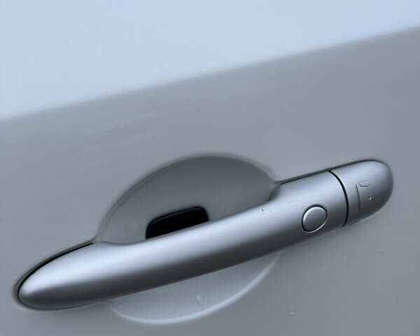 Белый Рено Колеос, объемом двигателя 2 л и пробегом 131 тыс. км за 13800 $, фото 41 на Automoto.ua