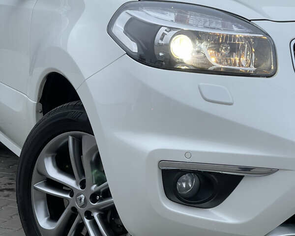 Белый Рено Колеос, объемом двигателя 2 л и пробегом 131 тыс. км за 13800 $, фото 6 на Automoto.ua