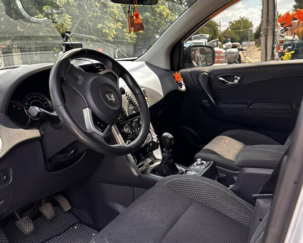 Белый Рено Колеос, объемом двигателя 2 л и пробегом 245 тыс. км за 11000 $, фото 20 на Automoto.ua