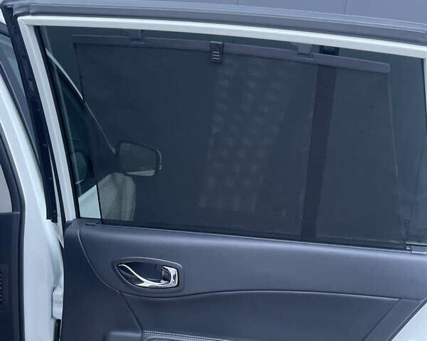 Белый Рено Колеос, объемом двигателя 2 л и пробегом 131 тыс. км за 13800 $, фото 39 на Automoto.ua