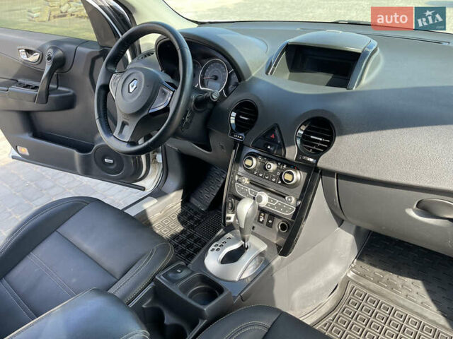 Білий Рено Колеос, об'ємом двигуна 2.5 л та пробігом 184 тис. км за 10999 $, фото 26 на Automoto.ua