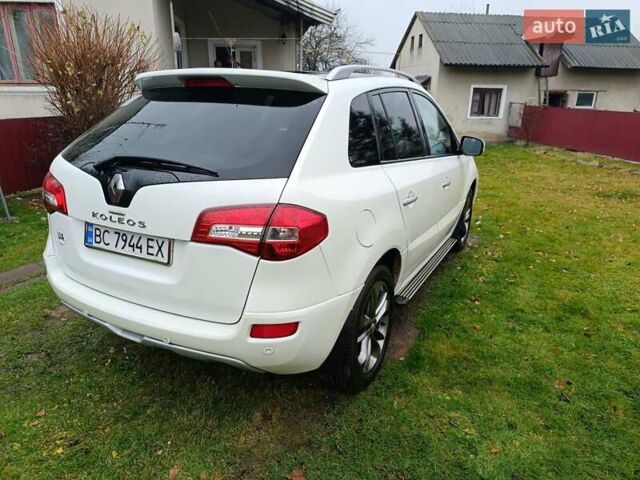 Белый Рено Колеос, объемом двигателя 2 л и пробегом 250 тыс. км за 10200 $, фото 5 на Automoto.ua