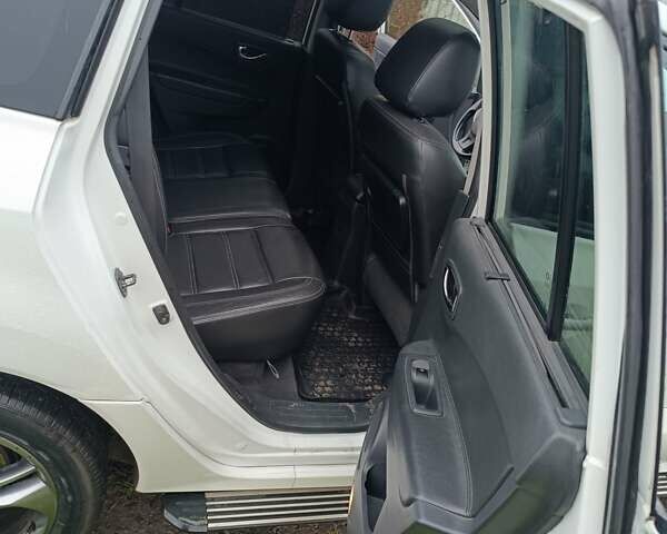 Белый Рено Колеос, объемом двигателя 2 л и пробегом 250 тыс. км за 10200 $, фото 15 на Automoto.ua