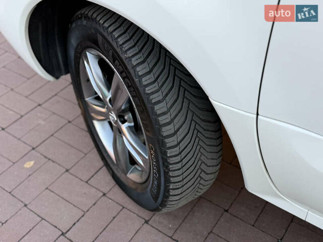 Білий Рено Колеос, об'ємом двигуна 2 л та пробігом 180 тис. км за 12300 $, фото 41 на Automoto.ua