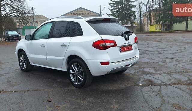 Белый Рено Колеос, объемом двигателя 2 л и пробегом 182 тыс. км за 13300 $, фото 100 на Automoto.ua