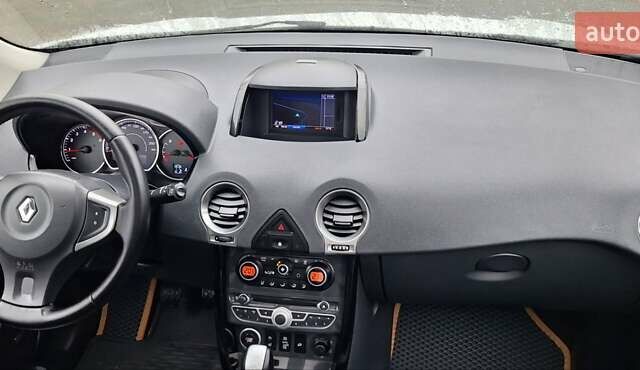 Белый Рено Колеос, объемом двигателя 2 л и пробегом 182 тыс. км за 13300 $, фото 91 на Automoto.ua