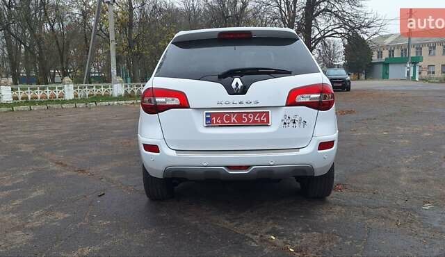 Белый Рено Колеос, объемом двигателя 2 л и пробегом 182 тыс. км за 13300 $, фото 2 на Automoto.ua