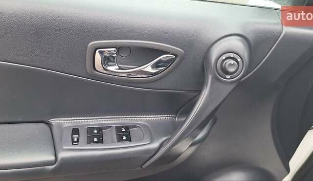 Белый Рено Колеос, объемом двигателя 2 л и пробегом 182 тыс. км за 13300 $, фото 66 на Automoto.ua