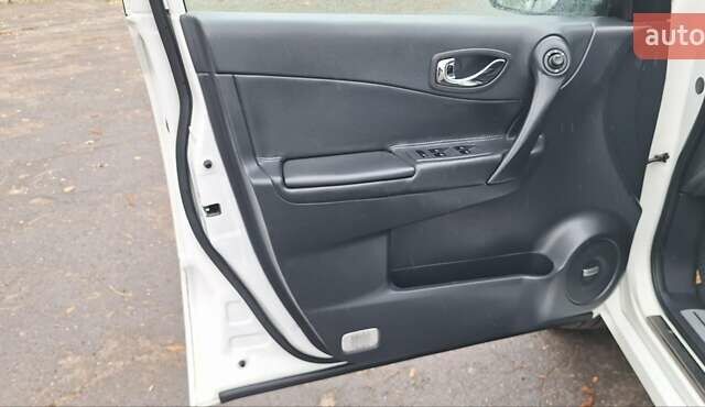 Белый Рено Колеос, объемом двигателя 2 л и пробегом 182 тыс. км за 13300 $, фото 55 на Automoto.ua