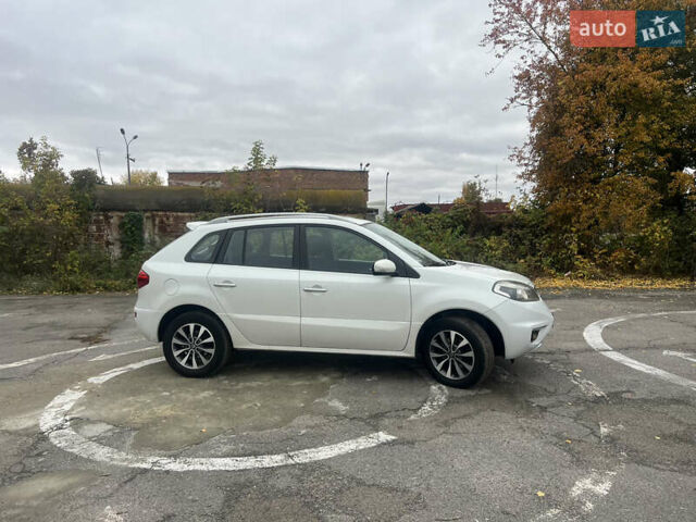 Рено Колеос 2013 в Конотопе на Automoto.ua Белый Рено Колеос, объемом двигателя 2 л и пробегом 254 тыс. км за 11700 $, фото 5 на Automoto.ua
